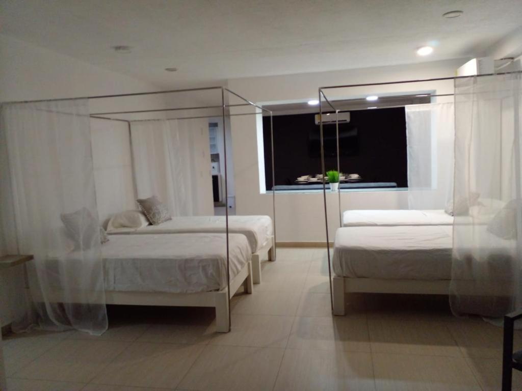 Sky Inn Acapulco Y Condominio Mediterrane Luaran gambar